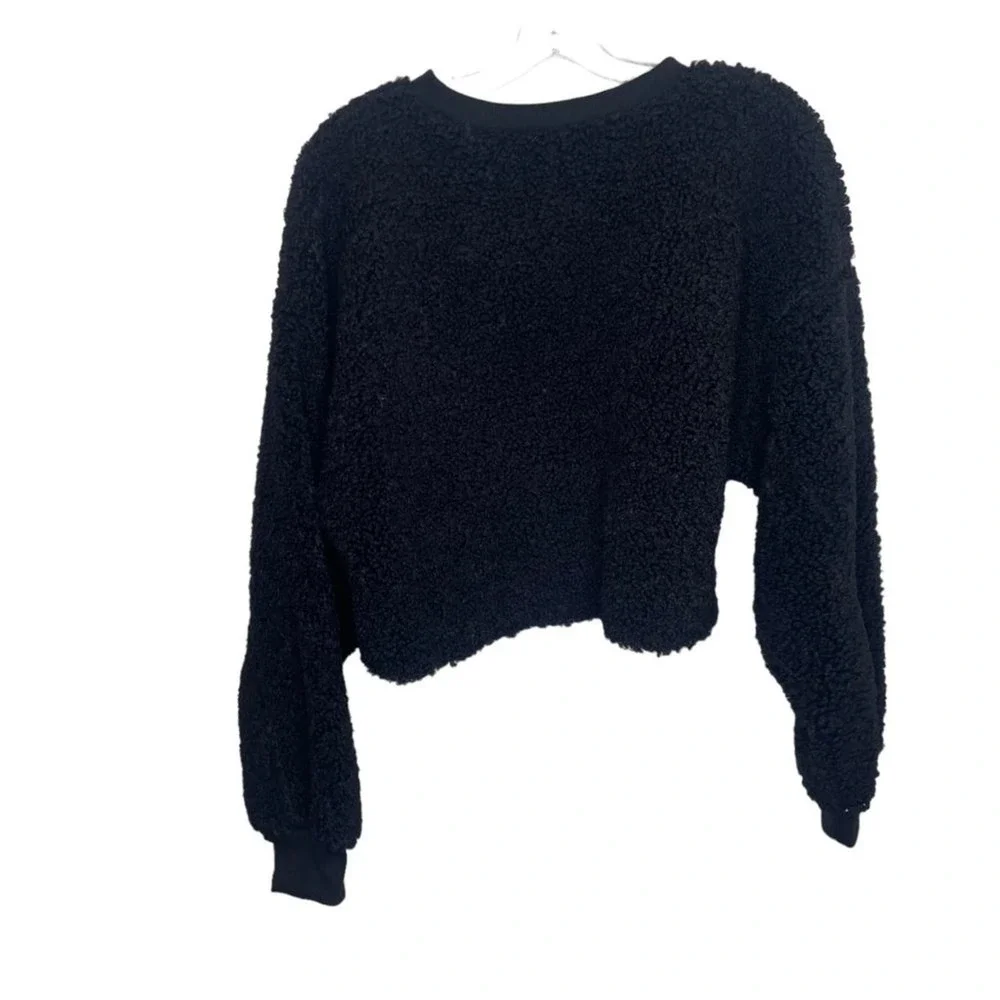 Wild Fable Black Sherpa Borg Fleece Cropped Sweatshirt Pullover Crew Neck Medium - Picture 2 of 12